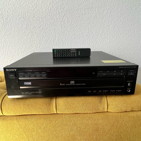 Sony CDP-C325 Compact Disc CD Player, 5 CD & STR-AV770 FM STEREO/FM-AM RECEIVER - Picture 4 of 9